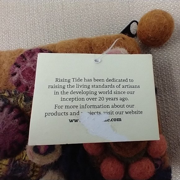 RISING TIDE FELTED WOOL POUCH/CLUTCH - Picture 7 of 10